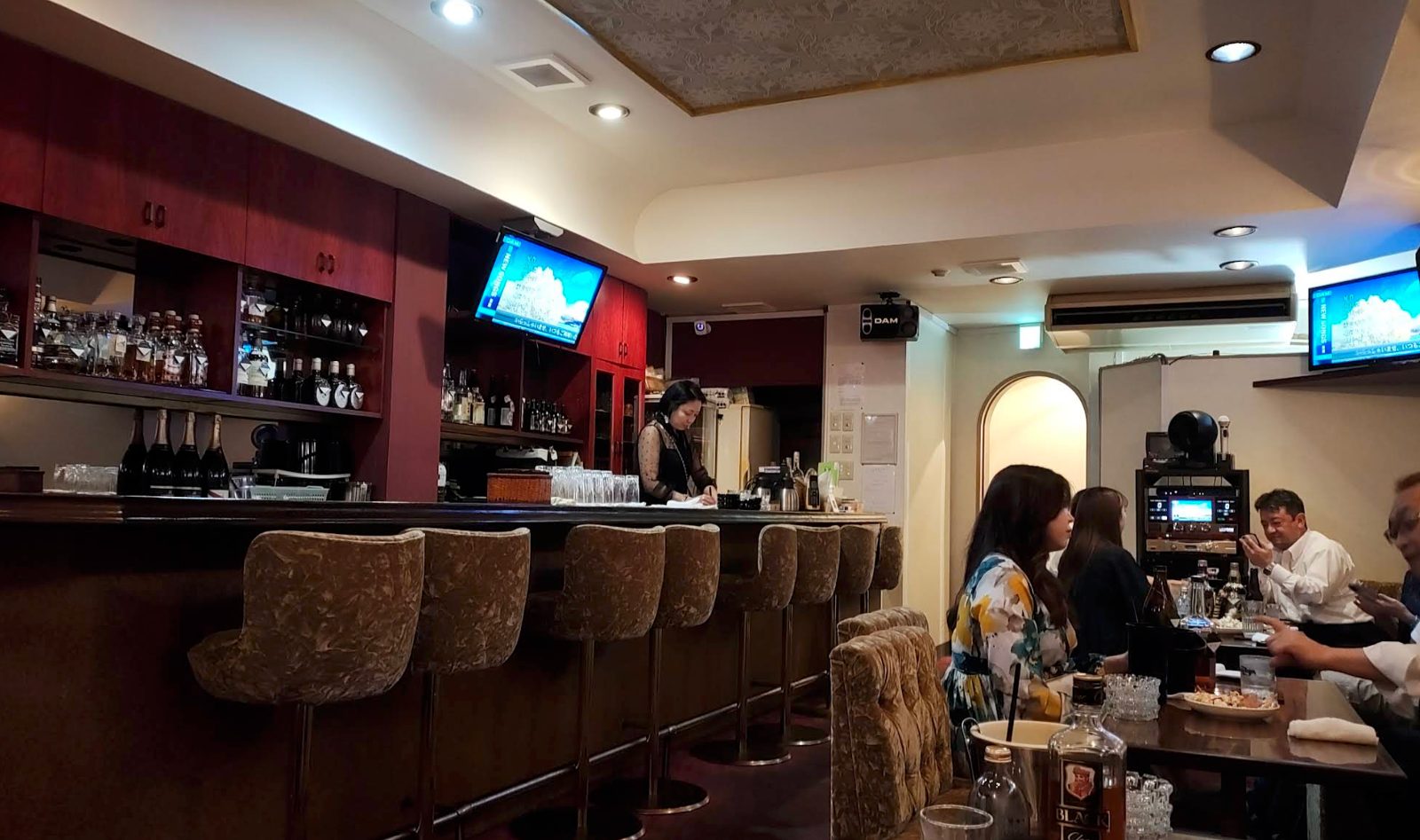 ラウンジ 「ピュア」 店内写真2